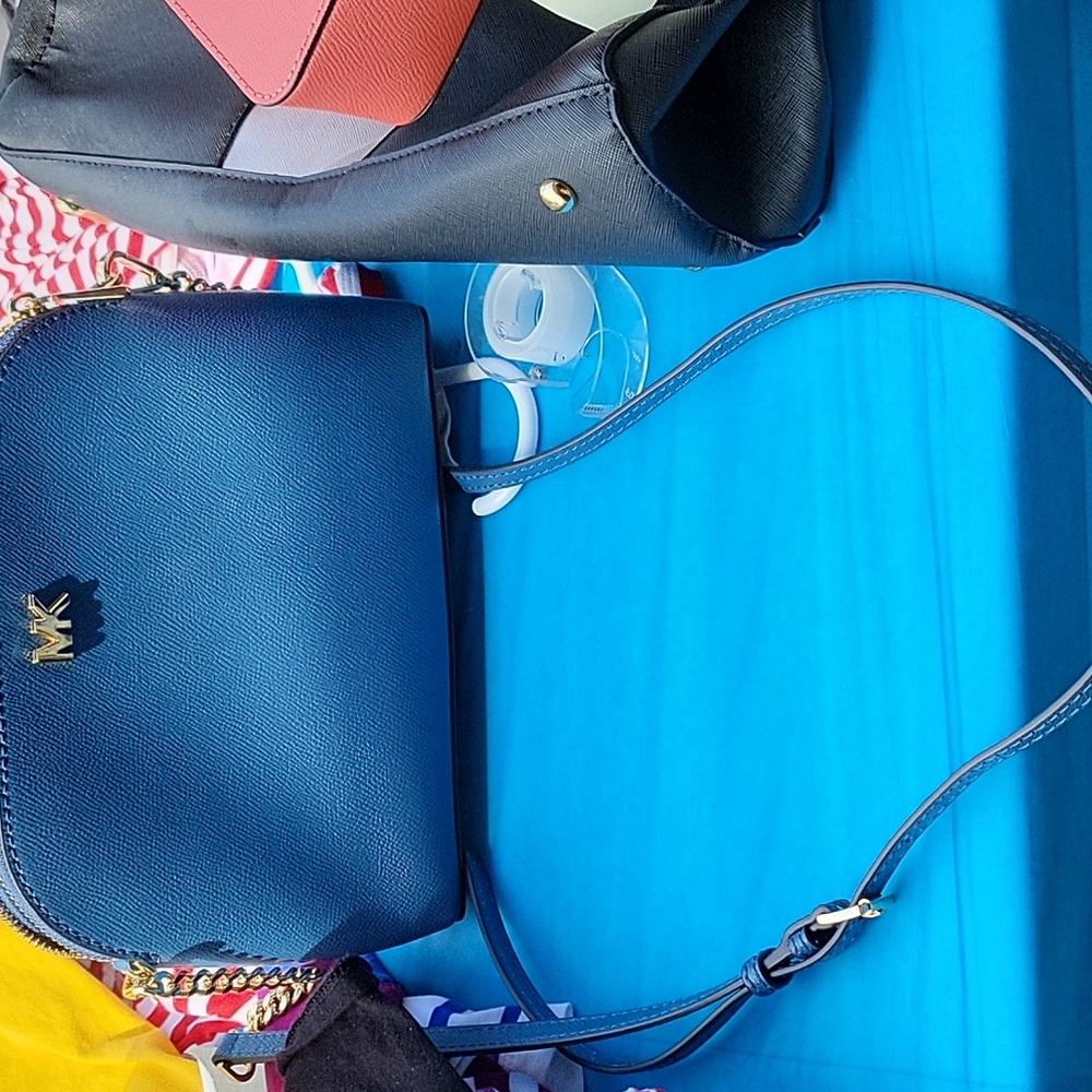 Purse - Picture 3 of 3